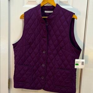 Sag Harbor Women's Purple Quilted Vest Size Large, pockets , front buttons